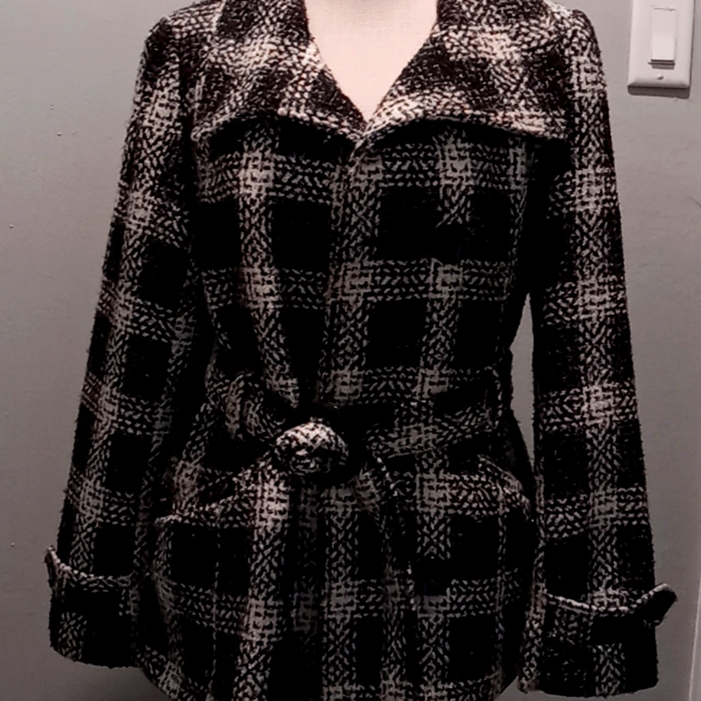 Coat - Picture 1 of 2